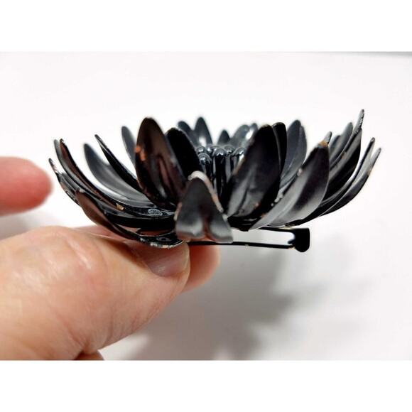 Vintage 1960s Black Enamel Flower Brooch Large Metal Daisy Copper Base - Picture 8 of 10
